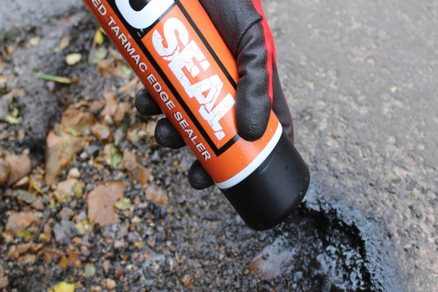 Битумный герметик для кровли и бетона: характеристики, применение, отличия